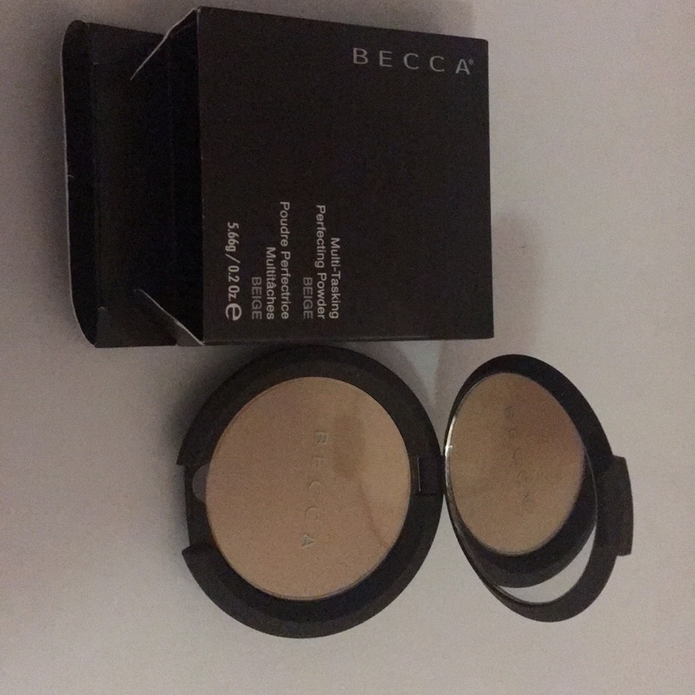Becca multi tasking perfecting powder in beige